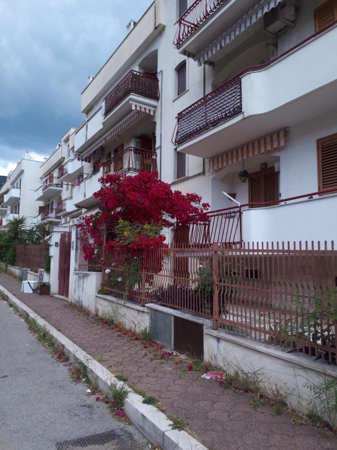 La Vie En Rose Mattinata Exterior foto